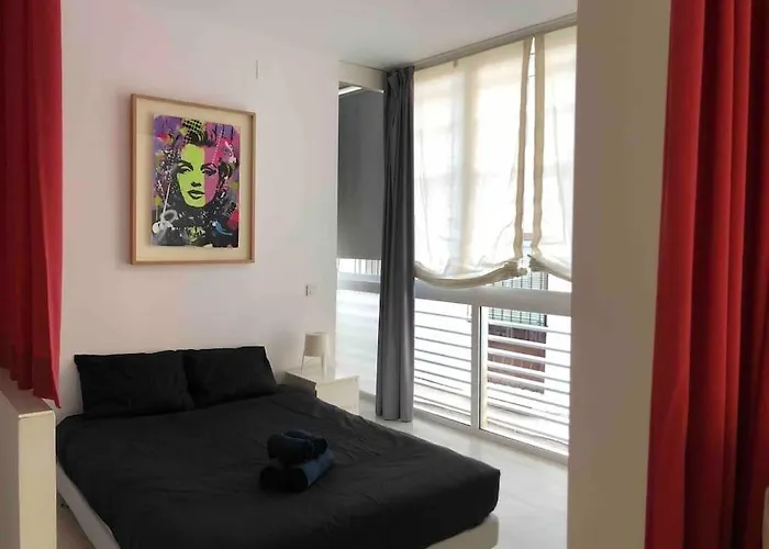 Cosy Apartment / Literally At The Foot Of Alhambra